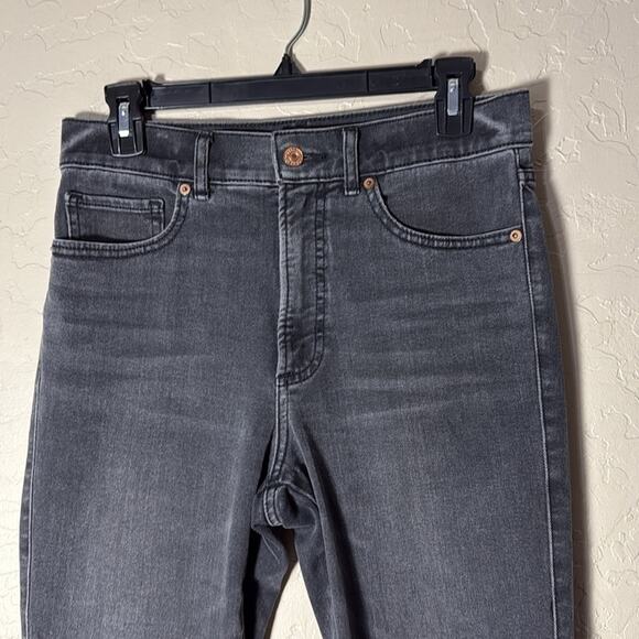 Express crop flare jeans washed black color size 4 - Picture 2 of 8